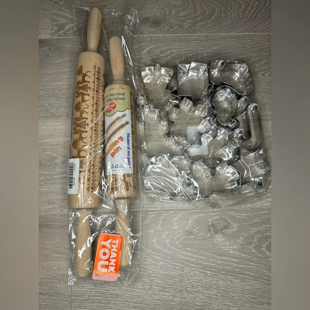 Christmas Themed Wooden Rolling Pin and Cookie Cutter Set